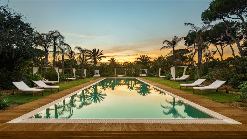 Sant' Efis Hotel - Bazén "Lux", Pula, Sardinie