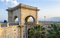 Dlouhověká Sardinie a její modrá zóna - Bašta Sant Remy, Cagliari, Sardinie
