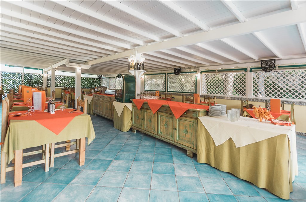 Fiore di Maggio - Restaurace, Villasimius, Sardinie