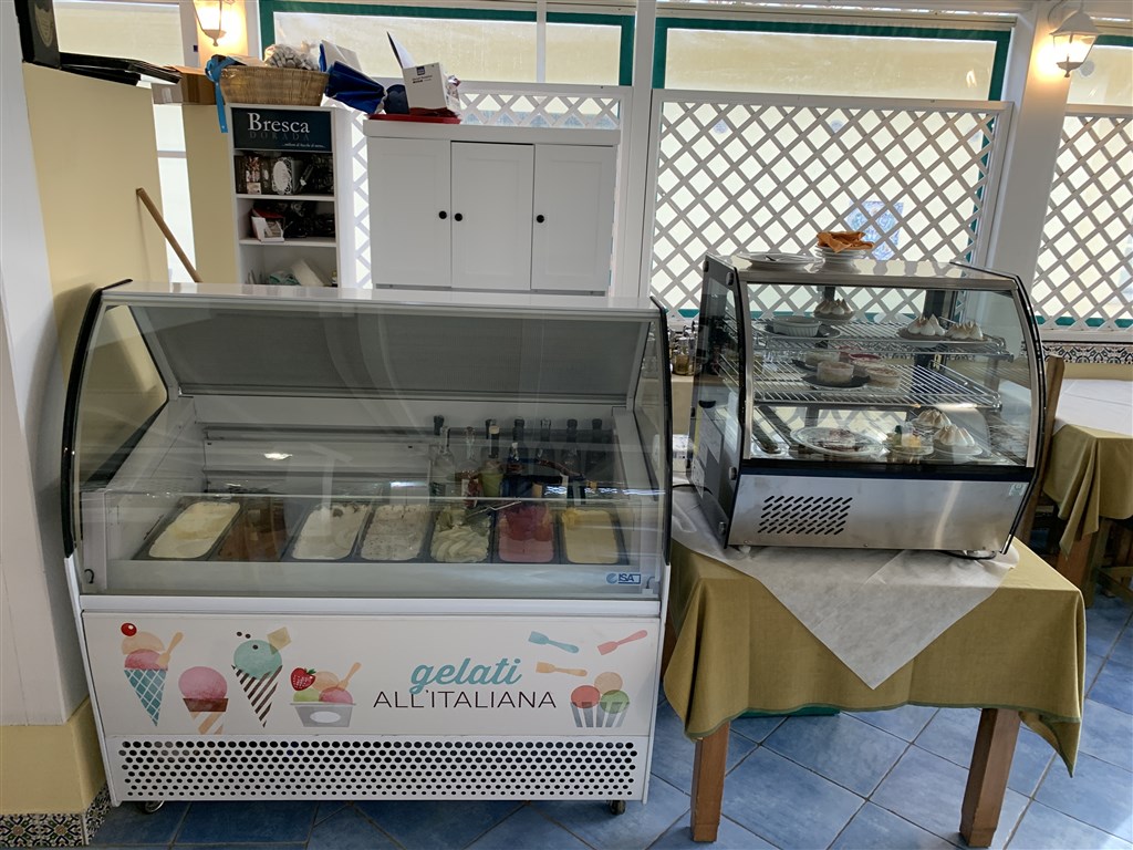 Nabídka zmrzliny, Villasimius, Sardinie