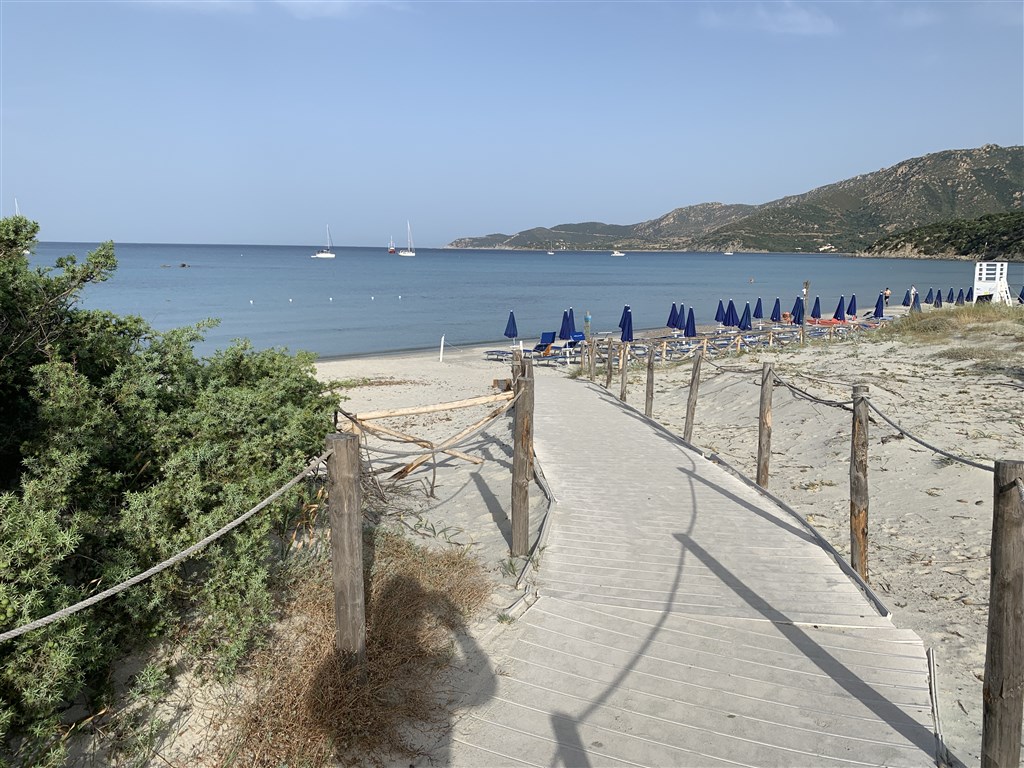 Cestička na pláž, Villasimius, Sardinie