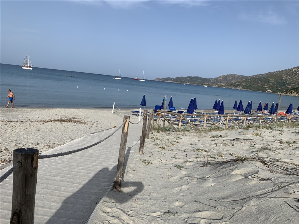 Fiore di Maggio - Hotelová pláž, Villasimius, Sardinie