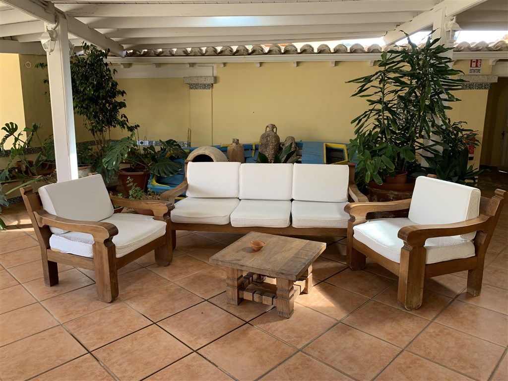 Fiore di Maggio - Posezení u recepce, Villasimius, Sardinie