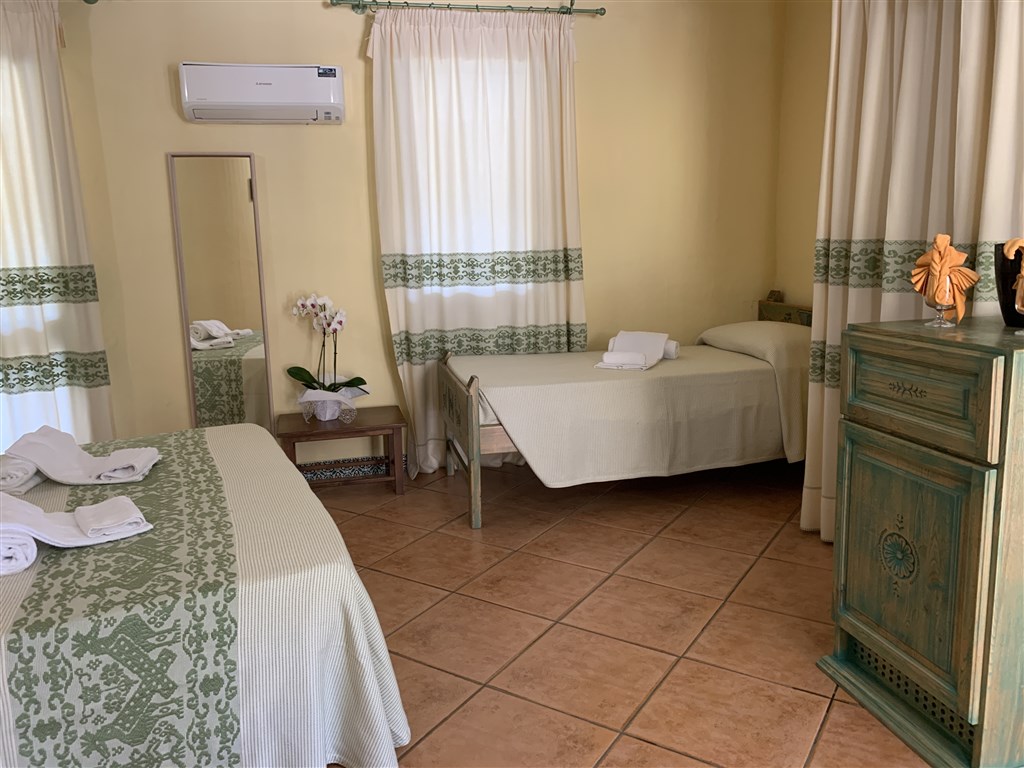 Fiore di Maggio - Třílůžkový pokoj Classic, Villasimius, Sardinie