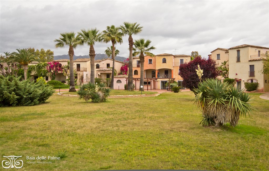 Zahrada a exteriér residence, S. Margherita di Pula, Sardinie