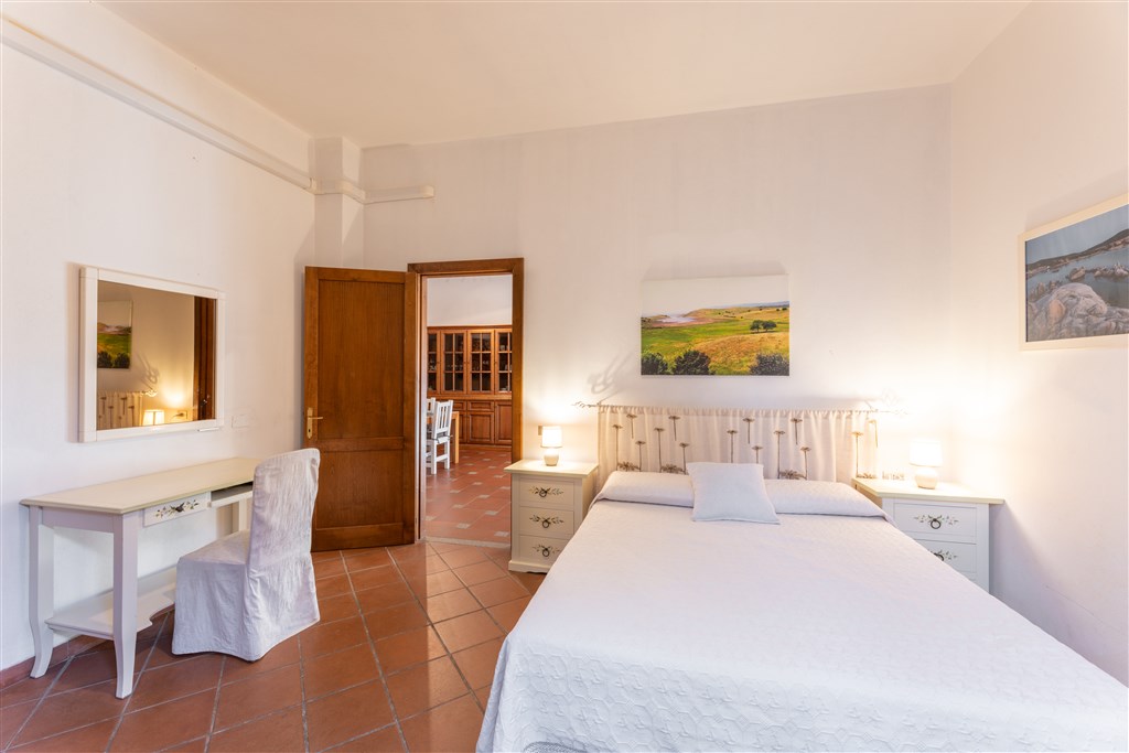 Ložnice, apartmán Trilo, Golfo di Marinella, Sardinie