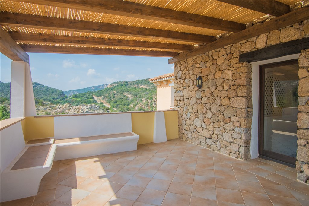 Terasa apartmánu Trilo, Liscia di Vacca, Sardinie