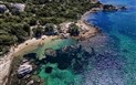 7Pines Resort Sardinia - Zátoky s menšími plážemi, Baja Sardinia, Sardinie