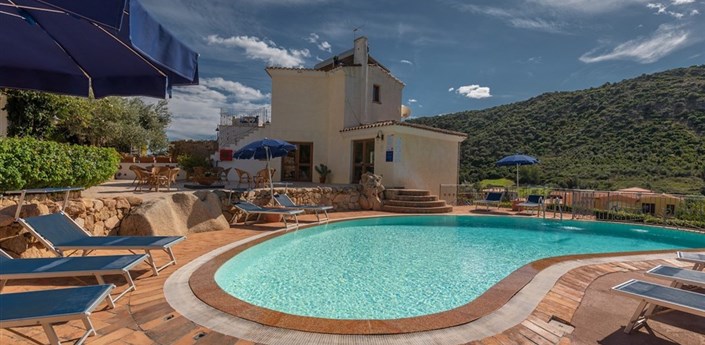 Bouganvillage Residence - Bazén, Budoni, Sardinie