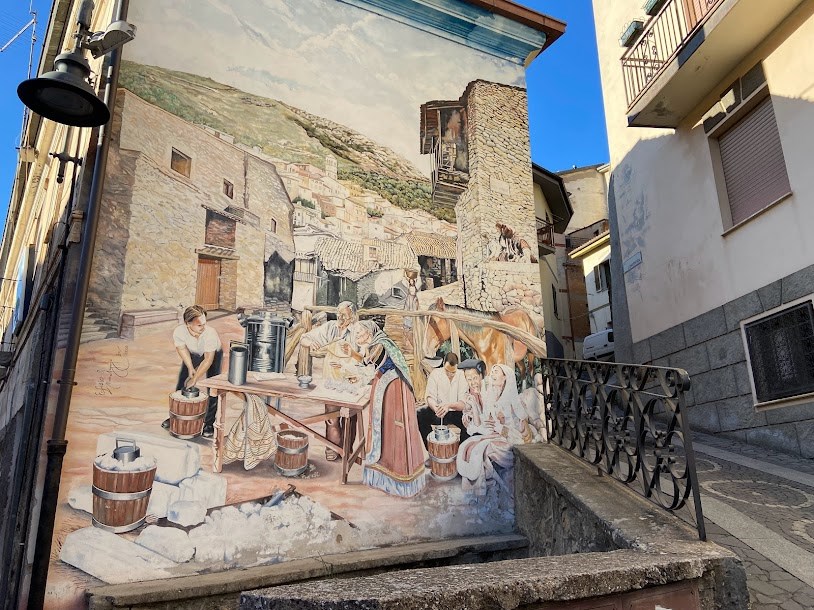 Typické murales, Aritzo, Sardinie