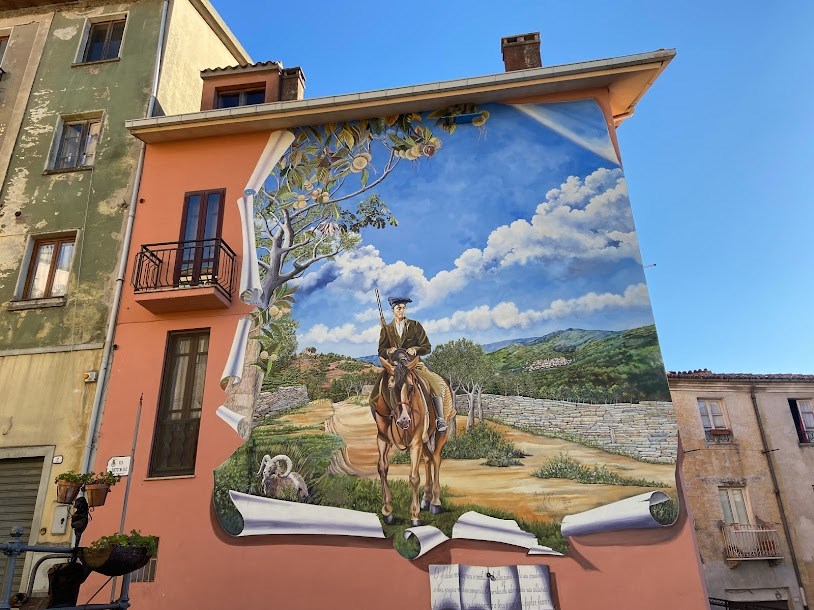 Typické murales, Aritzo, Sardinie