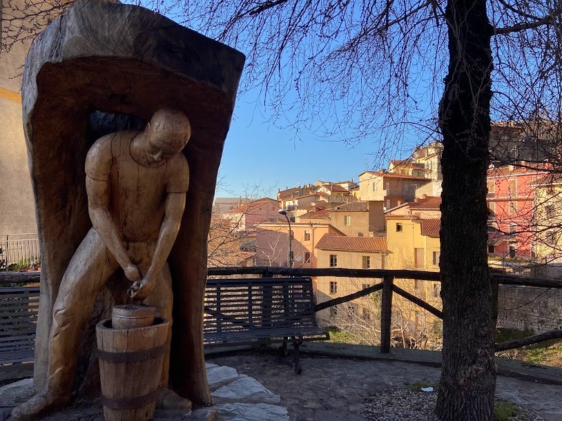 Socha - výroba carapigny (citrónová ledová tříšť), Aritzo, Sardinie