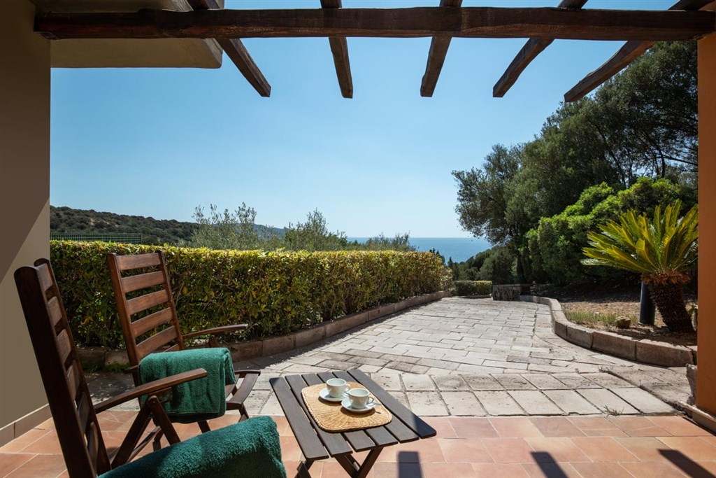 Eco Village Baia delle Ginestre - BILO veranda, Teulada, Sardinie