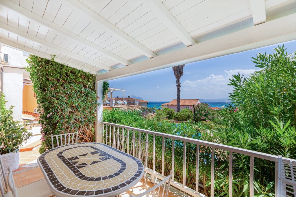 Sardinia Blu Resort - Posezení na balkóně, Golfo Aranci, Sardinie