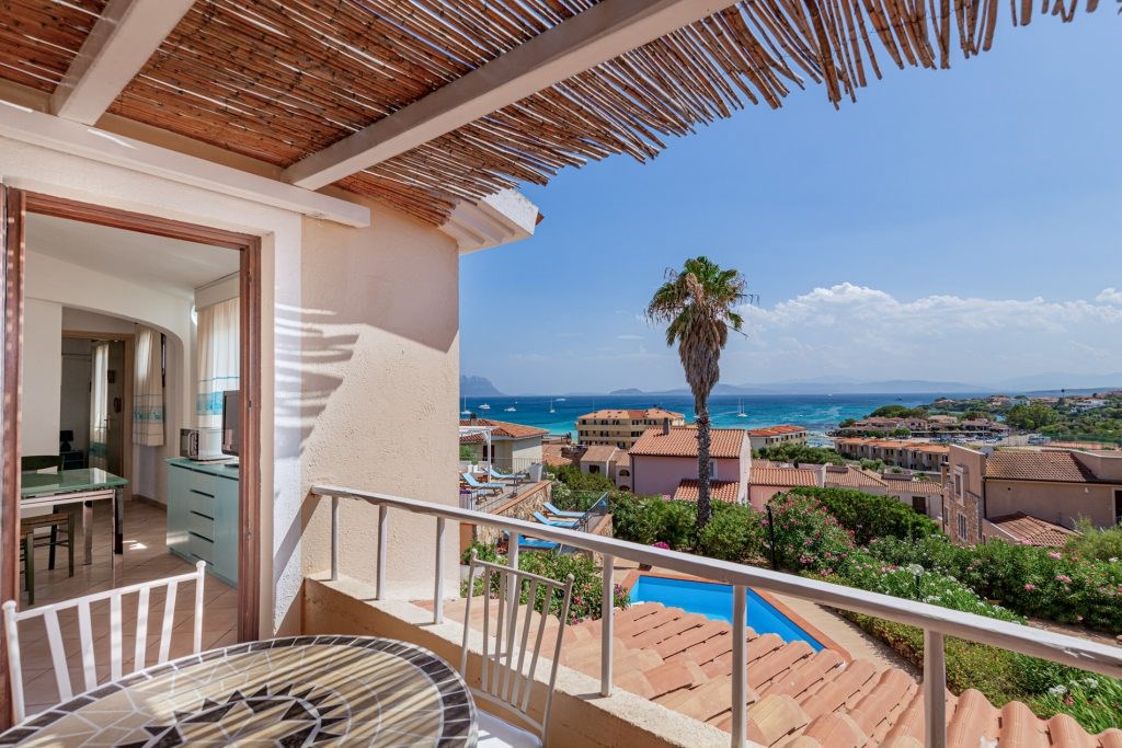Sardinia Blu Resort - Posezení na balkóně, Golfo Aranci, Sardinie