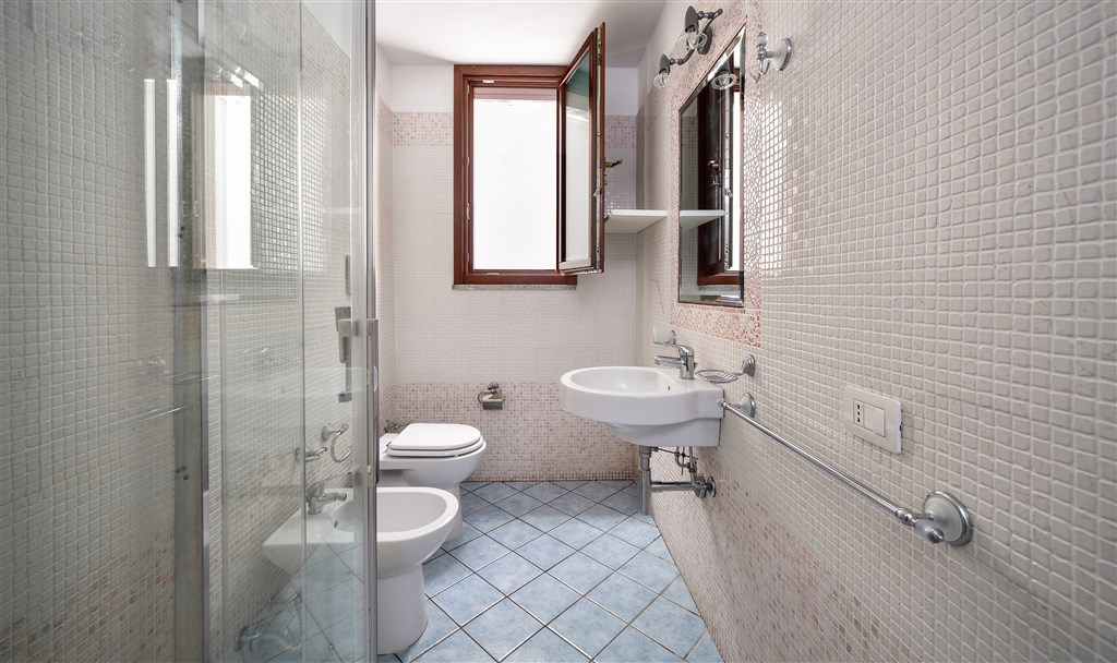 Koupelna, Costa Rei, Sardinie