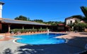 Hotel Club Le Rose - Terasa restaurace u bazénu, San Teodoro, Sardinie
