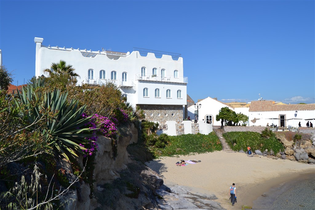 Pohled na hotel, Portoscuso, Sardinie