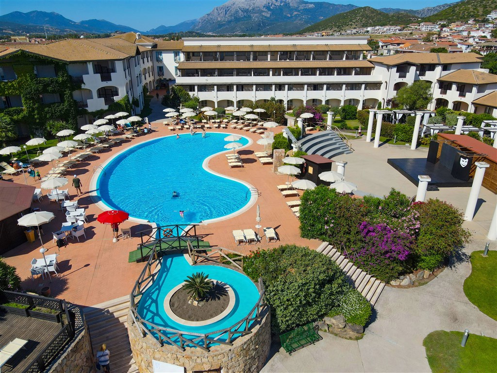 Cala della Torre Resort - Hotel s bazénem, Siniscola, Sardinie
