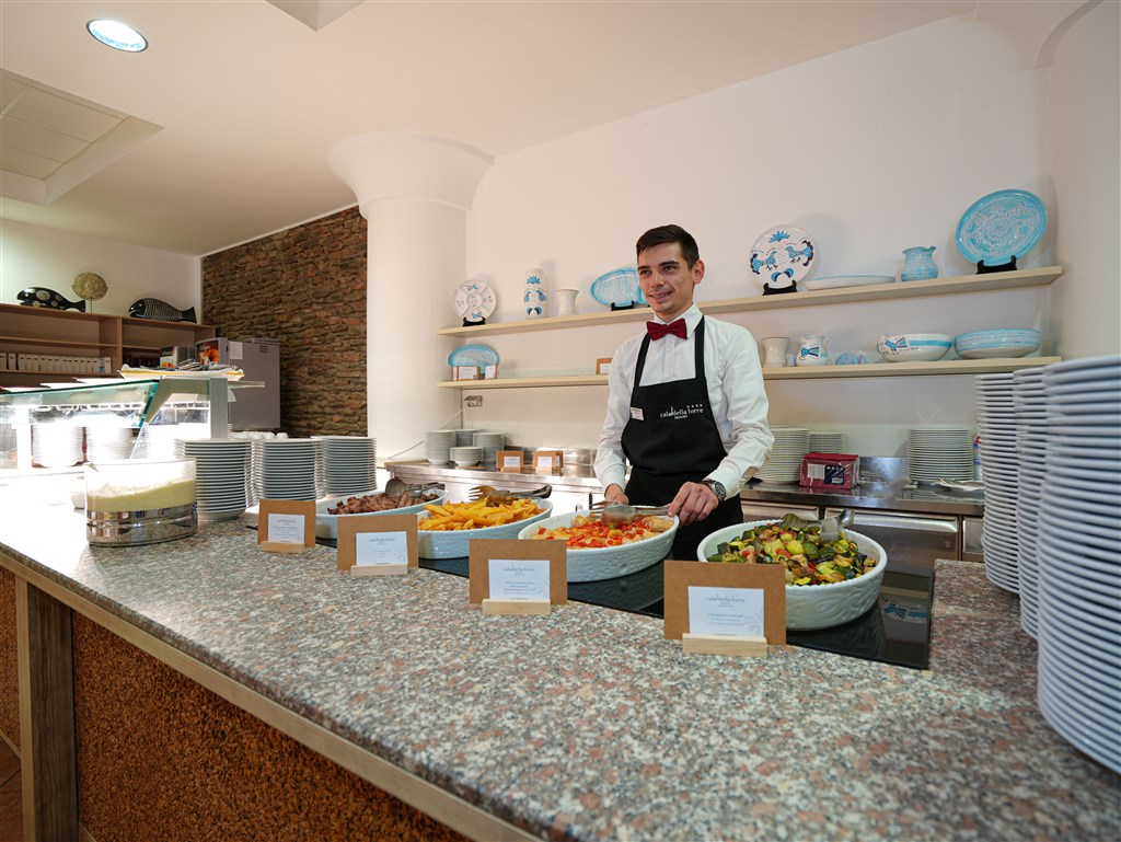 Cala della Torre Resort - Restaurace, Siniscola, Sardinie