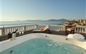 Silvestr 2023 v secesní vile s wellness - Vířivka ve suite Villa Las Tronas, Alghero, Sardinie