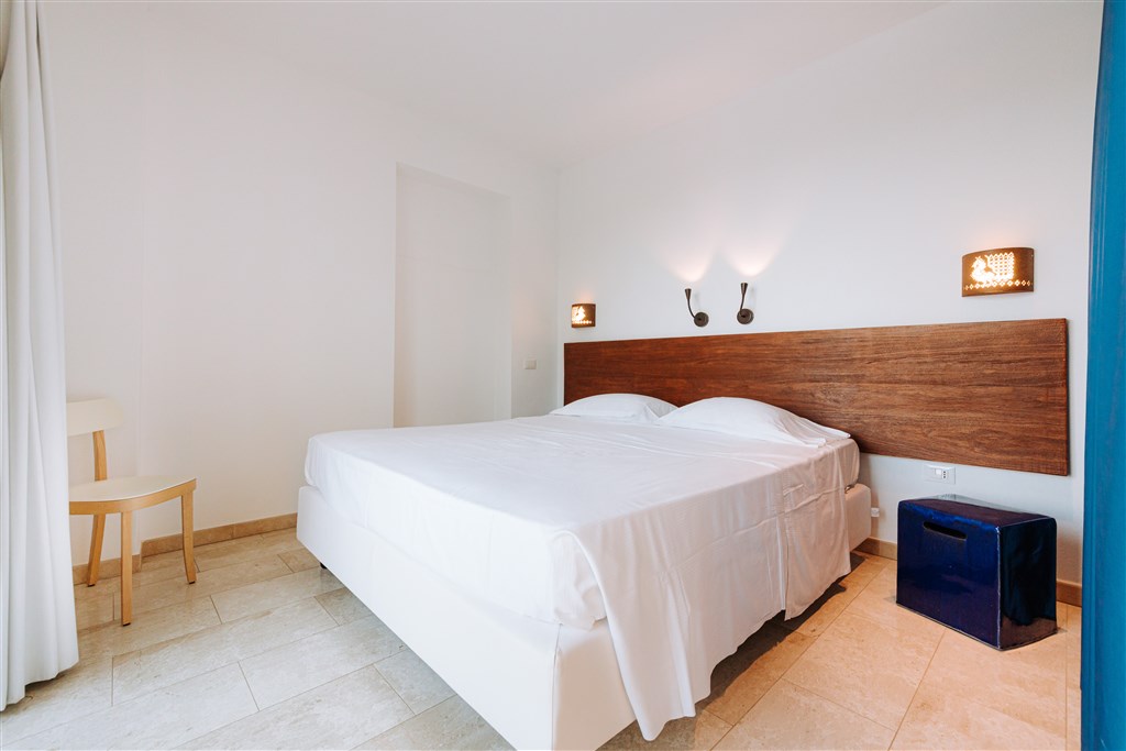 Suite Panorama dvoulůžková ložnice, Cala Liberotto, Orosei, Sardinie