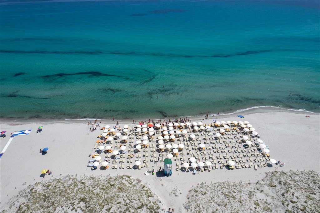 Hotelová pláž, Budoni, Sardinie