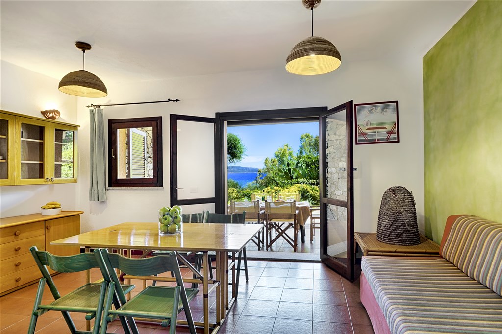 Trilo 7 Beach obývací pokoj s kuch. koutem, Cala Capra, Sardinie
