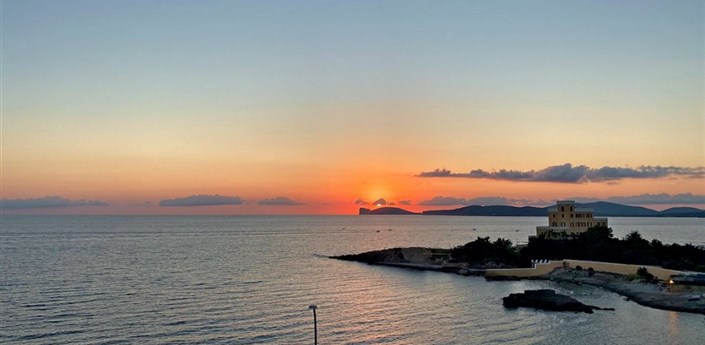 Silvestr 2025 v luxusním hotelu na Korálové riviéře - Pohled z hotelu, Alghero, Sardinie
