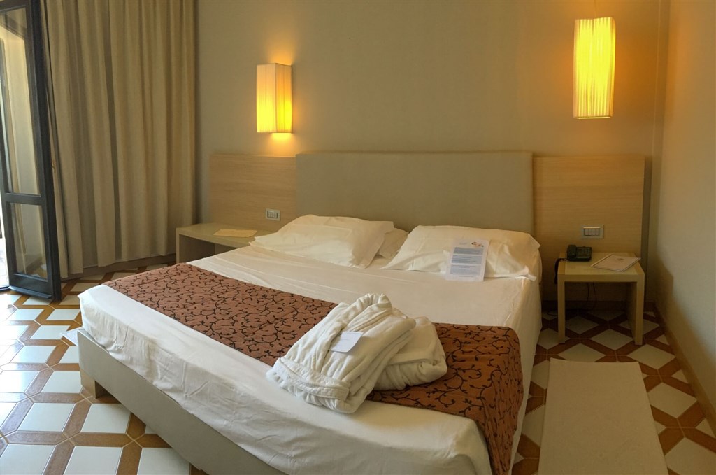 Hotel Calabona - Pokoj Superior, Alghero, Sardinie