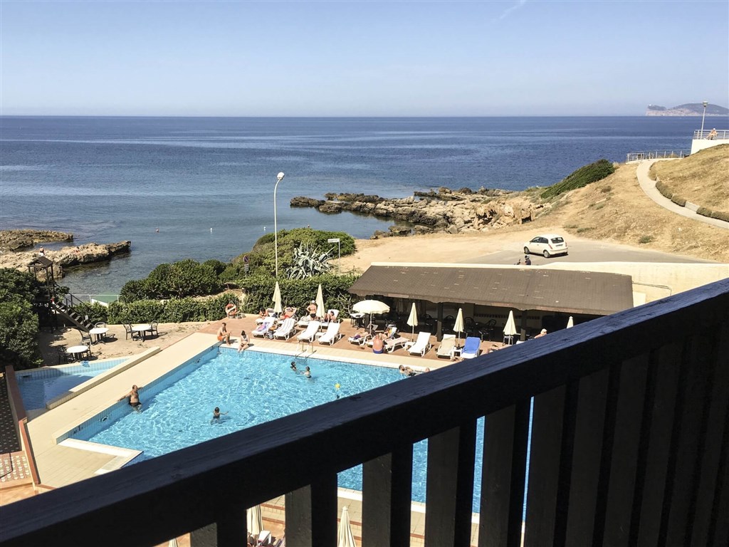 Hotel Calabona - Výhled z pokoje Deluxe, Alghero, Sardinie