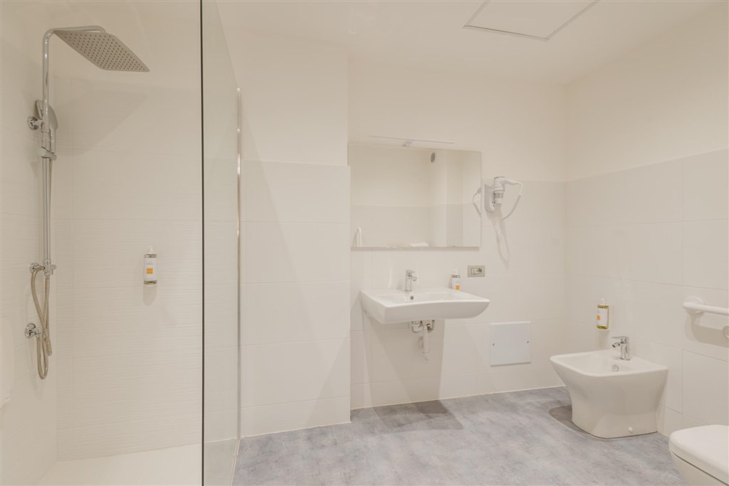 Hotel Calabona - Koupelna Family Suite, Alghero, Sardinie