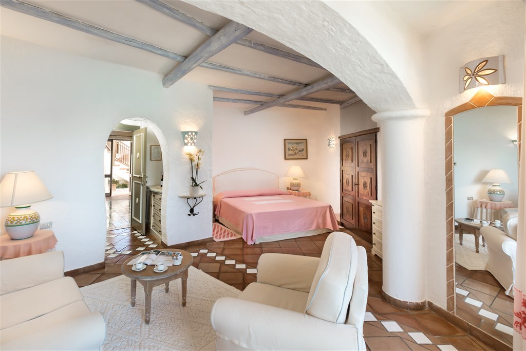 JUNIOR SUITE s výhledem na moře, Baja Sardinia, Sardinie