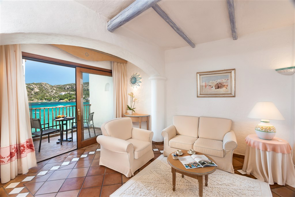 JUNIOR SUITE s výhledem na moře, Baja Sardinia, Sardinie