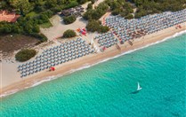 Letecký pohled na pláž, Maracalagonis, Sardinie