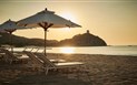 Baia di Chia Resort Sardinia, Curio Collection by Hilton - Východ slunce na pláži, Chia, Sardinie