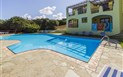 SEA VILLAS - Vila 4 IN se společným bazénem, Su Torrione, Sardinie