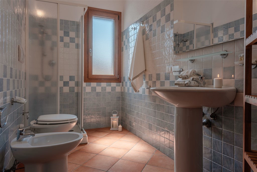 Koupelna Bilo 5, Santa Teresa Gallura, Sardinie