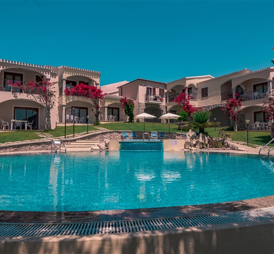 Bazén, Badesi, Sardinie