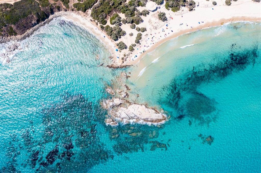 Útes Scoglio di Peppino, Santa Giusta, Sardinie