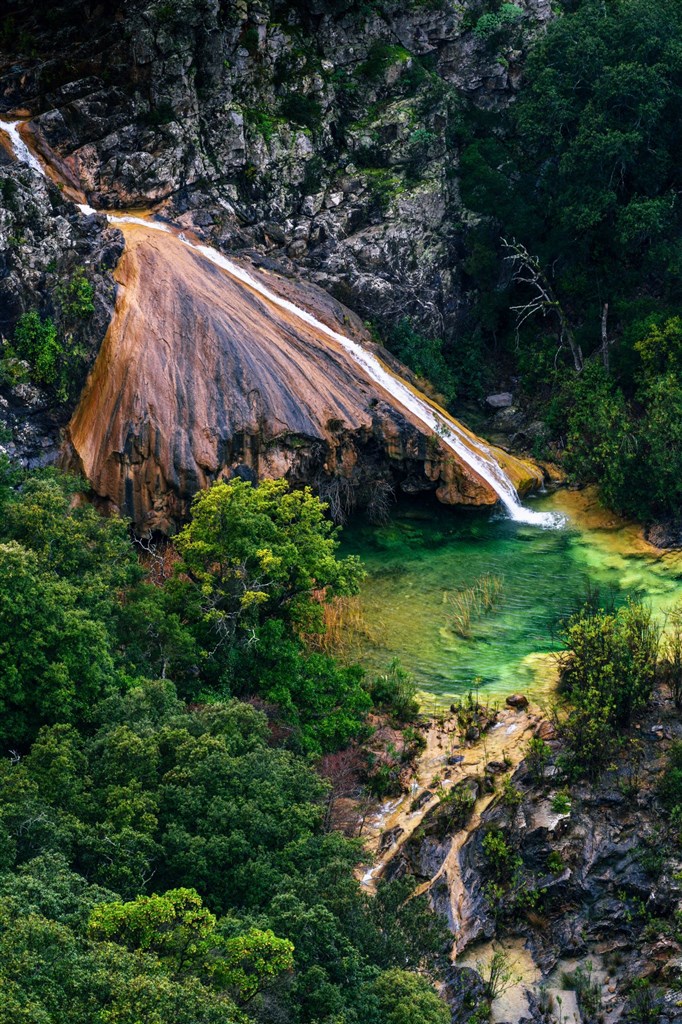 Smaragdový vodopád, Villaputzu, Sardinie