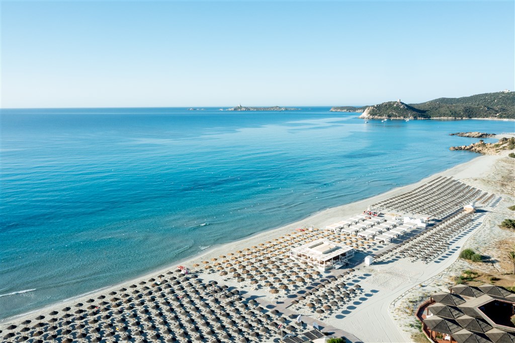 Pláž - letecký pohled, Villasimius, Sardinie