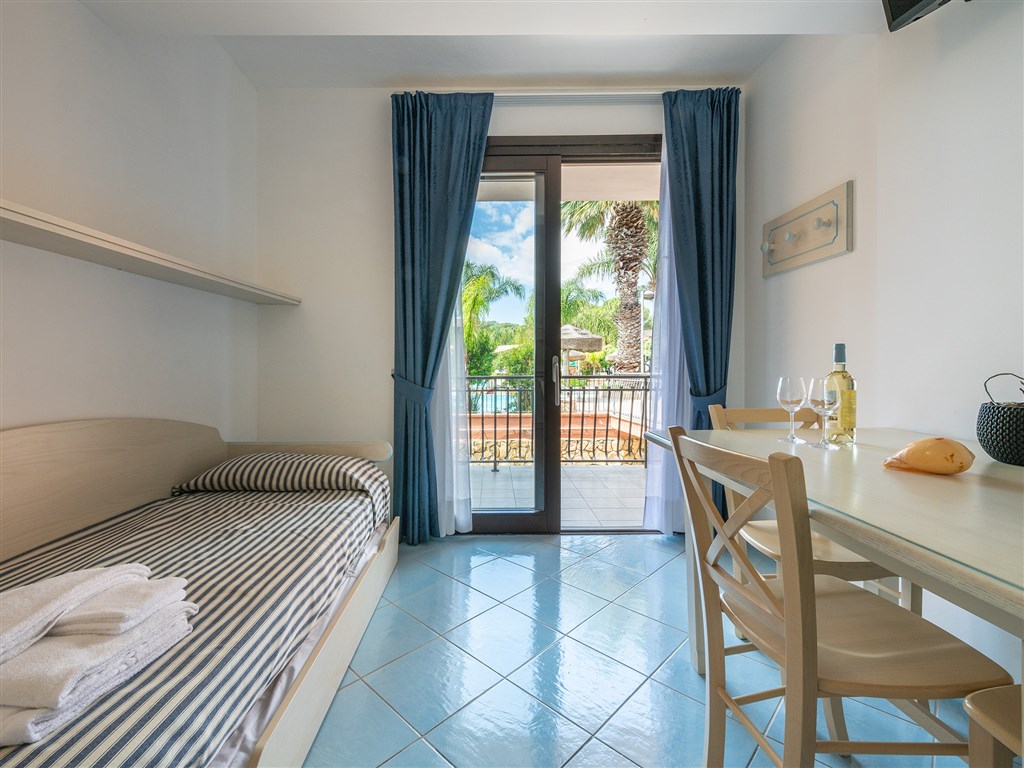 Apartmán s výhledem na bazén, Villasimius, Sardinie