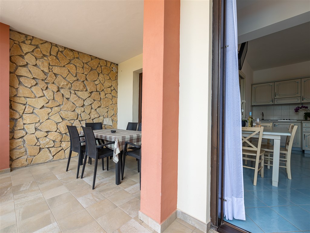 Teráska apartmánu, Villasimius, Sardinie