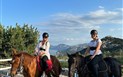 Podmanivá Sardinie - příroda, historie, město - Vyjížďka na koních, Dorgali, Sardinie