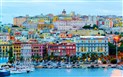 Podmanivá Sardinie - příroda, historie, město - Pohled na město od přístavu, Cagliari, Sardinie