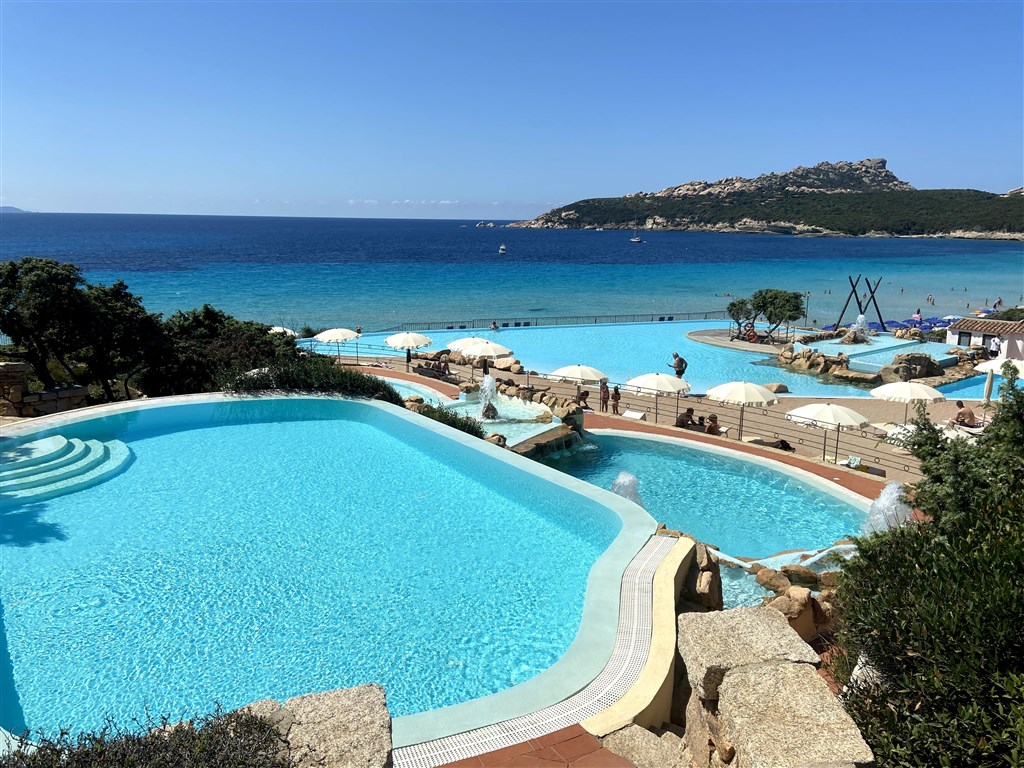 Colonna Grand Hotel Capo Testa, Capo Testa, Sardinie