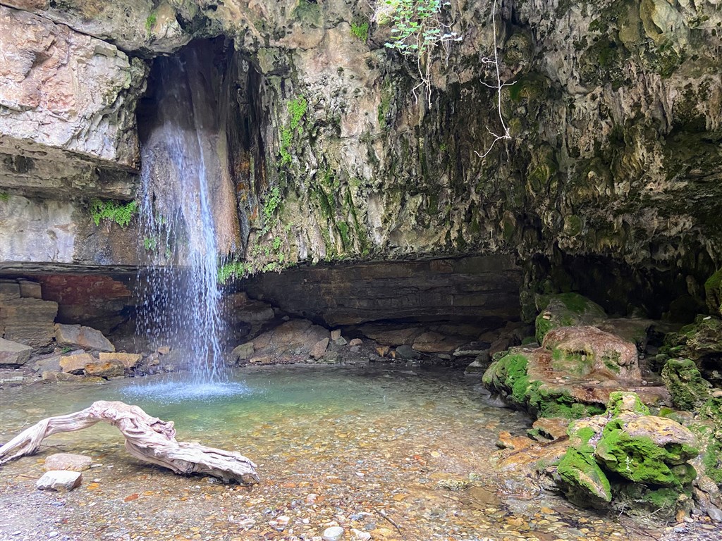 Vodopád Su Stampu de Su Turrunu, Seulo, Sardinie