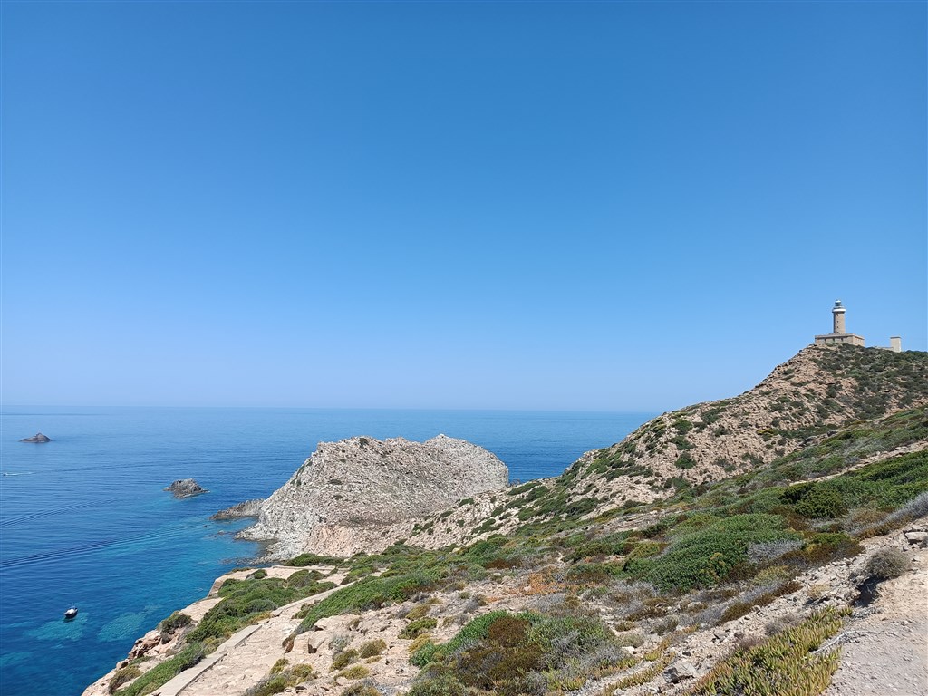 Nejzápadnější bod Sardinie a celé Itálie - Capo Sandalo, ostrov San Pietro, Sardinie