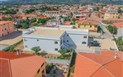 Le Residence Del Golfo Di Orosei - Pohled na residenci z dronu, Orosei, Sardinie